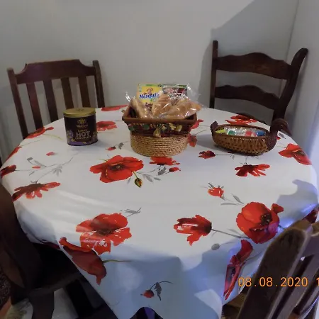Aux Roses Holiday home *