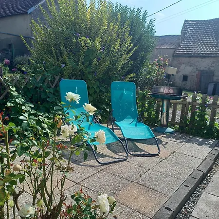 Aux Roses Holiday home