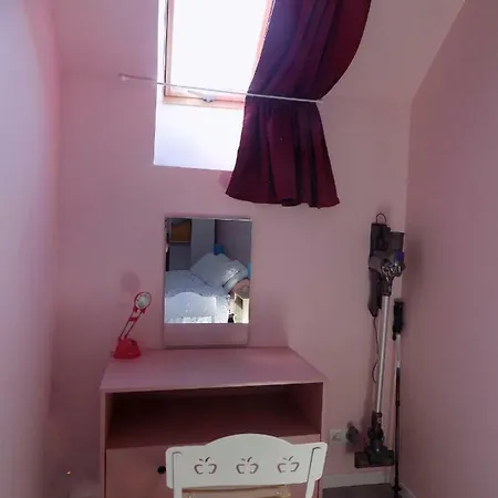 Aux Roses Holiday home